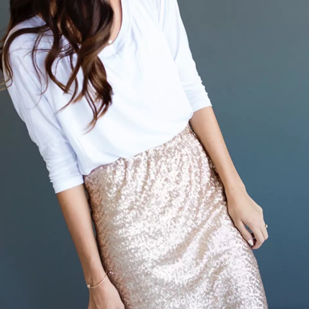 Elegant Gold Sequin Skirt - Picture 11 of 11